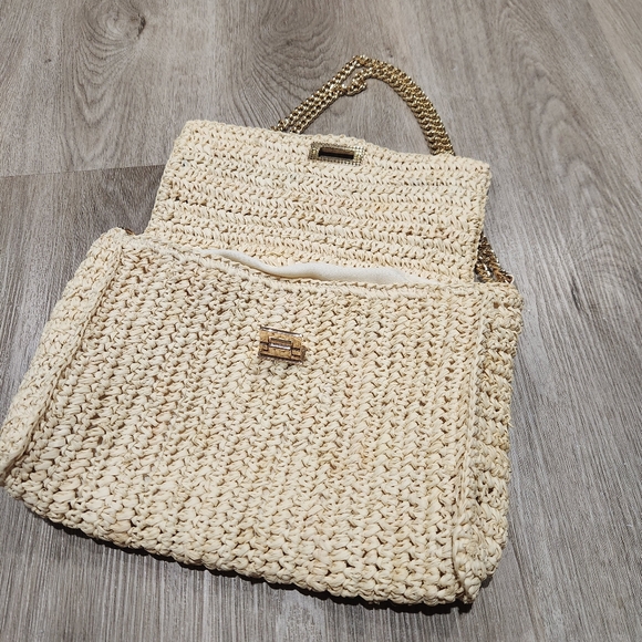 Covertible raffia shoulder/crossbody purse with gold chain - Picture 5 of 12